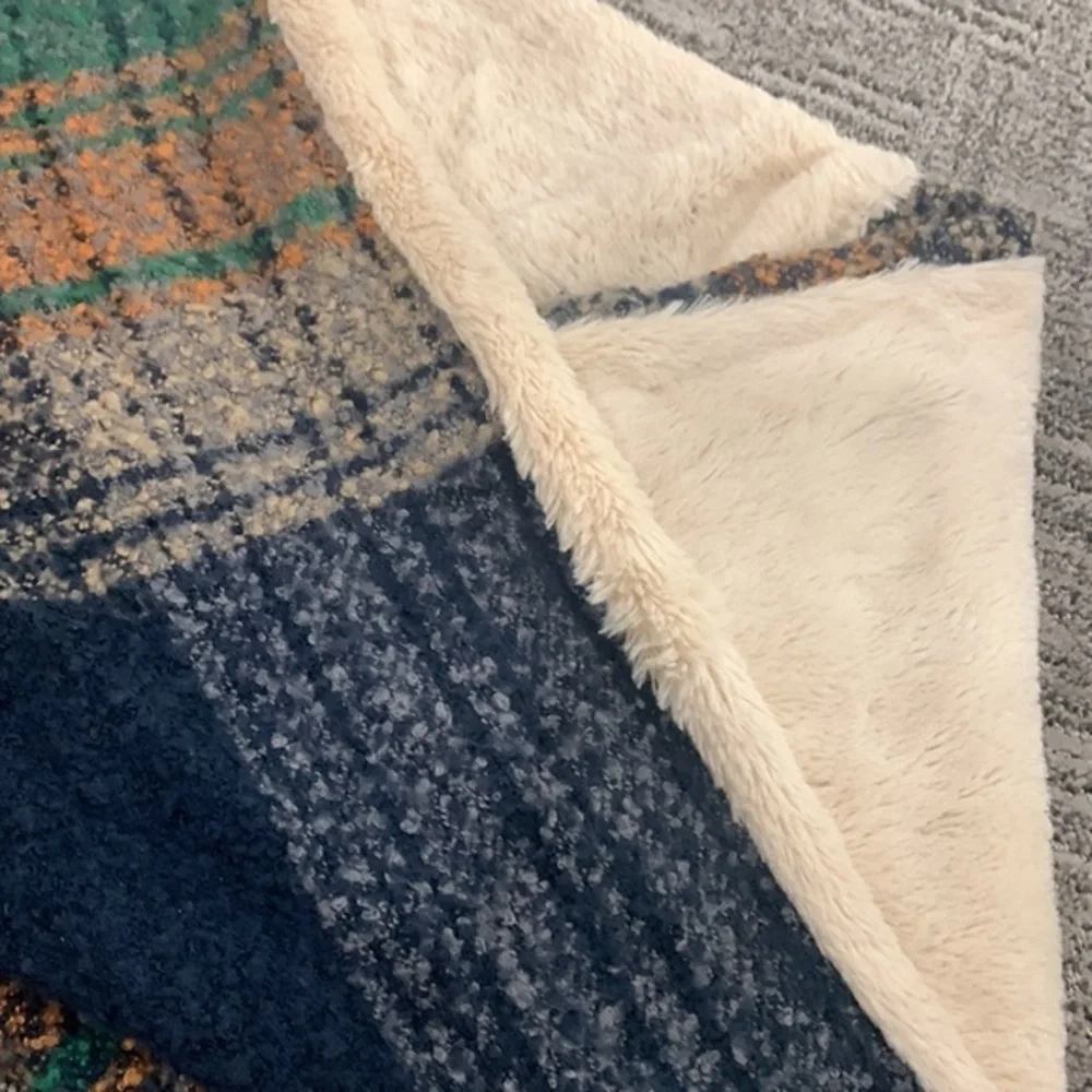 D&Y Infinity Scarf Green Brown and‎ Blue 16x40 Sherpa lined